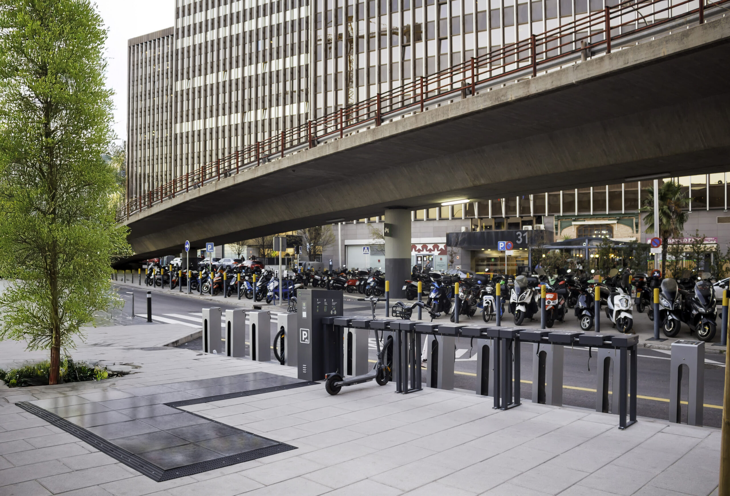 Helios E-Bike & E-Scooter Charging Hub